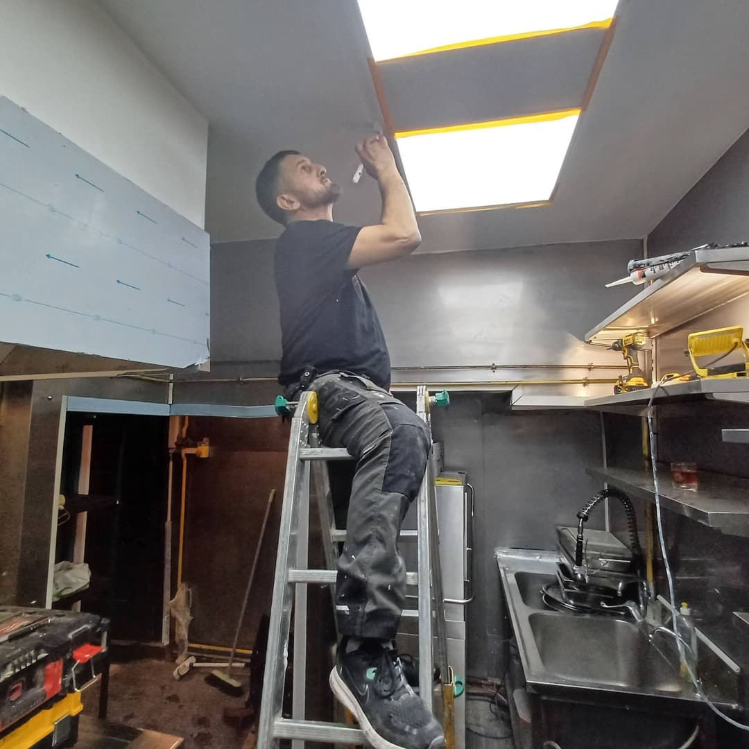 Rénovations après une incendie – Cuisine professionnelle
